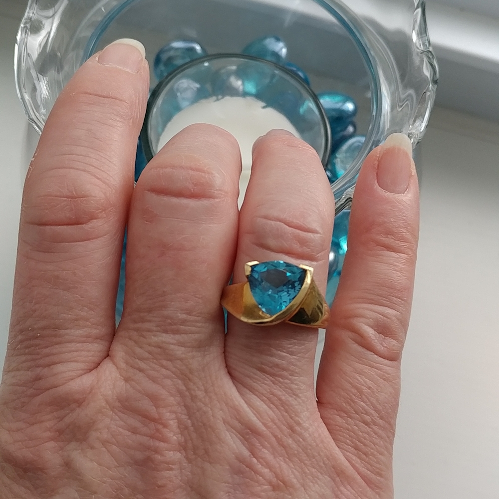 4ct Blue Topaz Ring